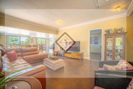 9_photo/94cfaaa341.71271b3d96989cd2-ATLAS-941bd1d4-0bcf-401c-91b4-7b32c9b658a6.jpg de casa à venda com 4 quartos, 385m² em Vila Santo Antônio, Cotia