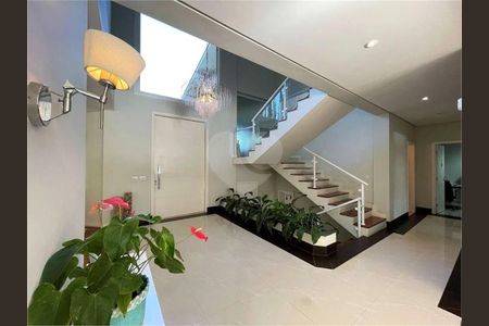 7_photo/94cfaaa351.c54d8ccd00eda198-ATLAS-52e143ee-ca4a-4ba3-ab7b-853b53b514f1.jpg de casa à venda com 5 quartos, 610m² em Vila Santo Antônio, Cotia