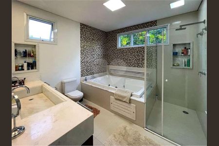 10_photo/94cfaaa351.c54d8ccd00eda198-ATLAS-9c100fab-7d2c-422e-a2a5-09f83bea1182.jpg de casa à venda com 5 quartos, 610m² em Vila Santo Antônio, Cotia