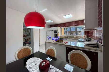 6_photo/94cfaaa36f.1c00c1da58af8ccc-ATLAS-1c7ab0fa-4af0-4571-8d7f-51fc662ad48b.jpg de casa à venda com 5 quartos, 610m² em Vila Santo Antonio de Carapicuiba, Cotia