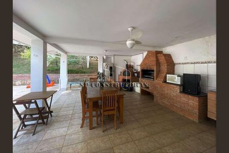 34_photo/94cfaaa36f.c89ffcb2bf51edfe-ATLAS-2d753fff-e600-414c-ab90-731bde3266d6.jpg de casa à venda com 4 quartos, 850m² em Vila Santo Antonio de Carapicuiba, Cotia