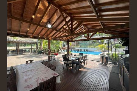 44_photo/94cfaaa36f.c89ffcb2bf51edfe-ATLAS-7d2b677d-baca-41ec-996e-202241b1a049.jpg de casa à venda com 4 quartos, 850m² em Vila Santo Antonio de Carapicuiba, Cotia