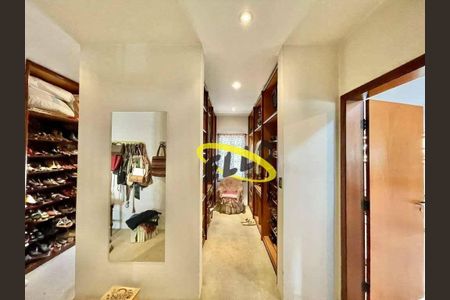 45_photo/94cfaaa3d3.d1ae08f062ab4888-ATLAS-0be49fe7-070e-48e6-849c-eef44618a799.jpg de casa à venda com 5 quartos, 923m² em Vila Santo Antônio, Cotia