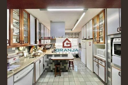 7_photo/94cfaaa3d3.d1ae08f062ab4888-ATLAS-150425d9-9360-4a91-8fe3-8b72e353ef81.jpg de casa à venda com 5 quartos, 700m² em Vila Santo Antônio, Cotia