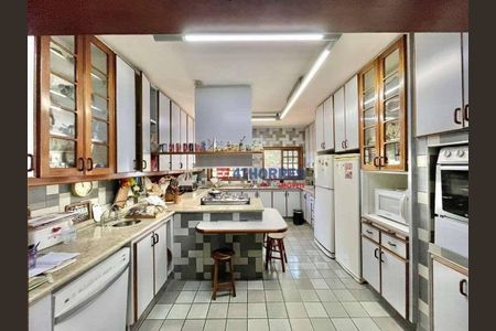 63_photo/94cfaaa3d3.d3a06d529a68dc5c-ATLAS-1d14acbe-5915-44b3-a4de-97788f00b952.jpg de casa para alugar com 5 quartos, 923m² em Vila Santo Antônio, Cotia