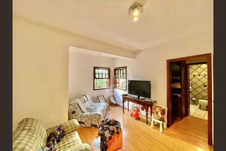 1_photo/94cfaaa3d3.d3a06d529a68dc5c-ATLAS-2e71c750-b3f3-428c-893f-235cf51e3e6a.jpg de casa à venda com 5 quartos, 923m² em Vila Santo Antônio, Cotia