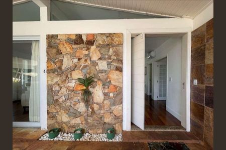 14_photo/94cfaaa3e3.5d1d6780e0822bc3-ATLAS-389d2a35-896e-436c-834e-3ac90ce64a6e.jpg de casa à venda com 4 quartos, 850m² em Vila Santo Antônio, Cotia