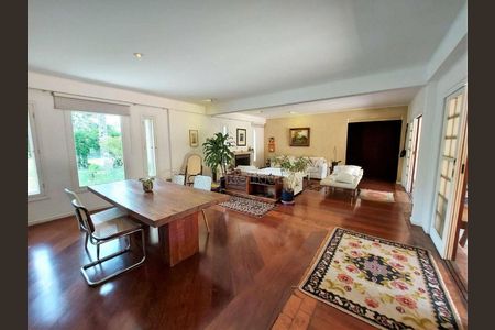 12_photo/94cfaaa3f3.6710884d60b7cc04-ATLAS-24ff4025-e504-436f-b984-1a17342d4a6b.jpg de casa à venda com 4 quartos, 439m² em Vila Santo Antônio, Cotia