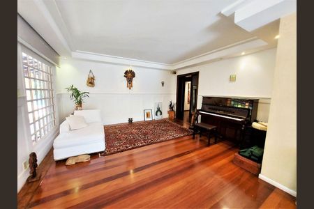 9_photo/94cfaaa3f3.6710884d60b7cc04-ATLAS-6b596f55-ea0f-4c90-8996-dc42d6d92d7b.jpg de casa à venda com 4 quartos, 439m² em Vila Santo Antônio, Cotia