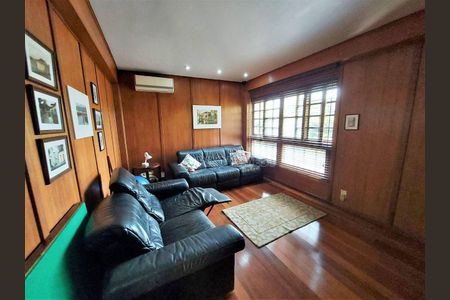 17_photo/94cfaaa3f3.6710884d60b7cc04-ATLAS-c4fac582-0616-4b9f-90e8-b13de282385e.jpg de casa à venda com 4 quartos, 439m² em Vila Santo Antônio, Cotia