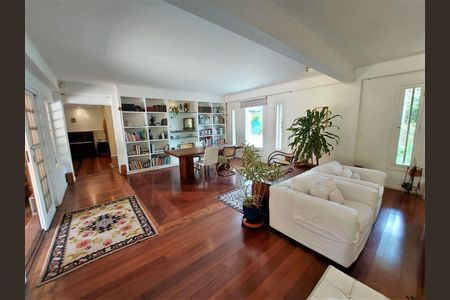 6_photo/94cfaaa3f3.6710884d60b7cc04-ATLAS-ebb35b07-78e5-489e-8f52-28f1d2fb57c7.jpg de casa à venda com 4 quartos, 439m² em Vila Santo Antônio, Cotia