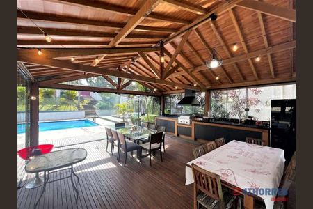 11_photo/94cfaaa3f3.8d80a7c02154ab31-ATLAS-a76f1e1f-d829-48c2-ab75-77e22f0a04ea.jpg de casa à venda com 4 quartos, 850m² em Vila Santo Antônio, Cotia