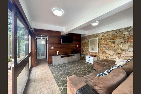 32_photo/94cfaaa3f3.f541d6c8e7c04d7e-ATLAS-db2fc052-4511-4bd9-876c-5a2d1d33975a.jpg de casa à venda com 4 quartos, 850m² em Vila Santo Antônio, Cotia