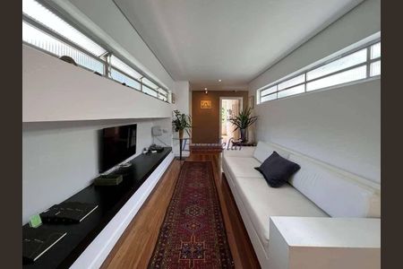 5_photo/94cfaaa3fd.194c0972f5ce0b3a-ATLAS-057ce46a-7774-42bb-a342-0f3e4aa02c4a.jpg de casa à venda com 6 quartos, 1190m² em Vila Santo Antônio, Cotia