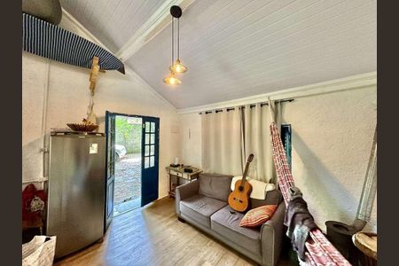 1_photo/94cfaaa457.f0cfc66dbfe29d7a-ATLAS-4c2f2f8b-71df-4a29-b6f0-5220a0fe8a48.jpg de casa à venda com 1 quarto, 35m² em Granja Viana, Cotia