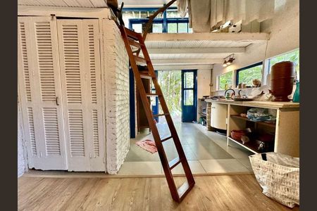 10_photo/94cfaaa457.f0cfc66dbfe29d7a-ATLAS-5c9cf685-ce71-4413-99c1-6a8c4e52ae2a.jpg de casa à venda com 1 quarto, 35m² em Granja Viana, Cotia