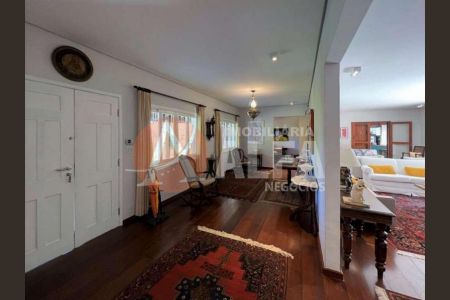 8_photo/94cfaaa4f9.ceff8192393c33de-ATLAS-ea472c46-5716-42e7-ae86-c93c12f01763.jpg de casa à venda com 5 quartos, 652m² em Granja Viana, Cotia