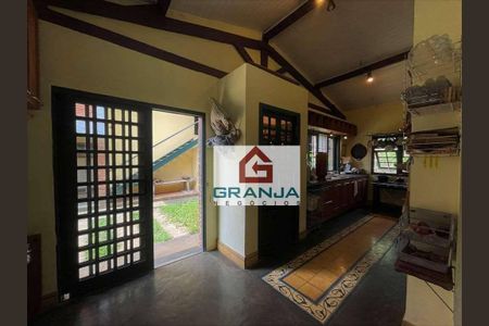 6_photo/94cfaaa51f.3949eb60e8e65e7a-ATLAS-19b05b7d-ea65-446d-996b-67552cfd0716.jpg de casa à venda com 3 quartos, 340m² em Granja Viana, Cotia