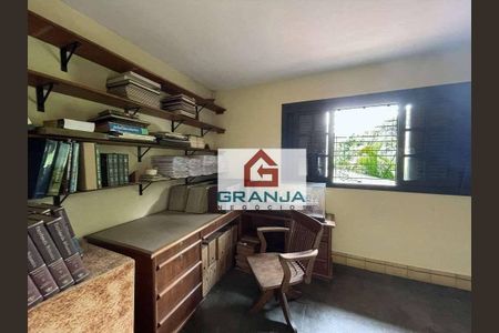 35_photo/94cfaaa51f.3949eb60e8e65e7a-ATLAS-9f55a22a-aeda-4e6a-bb6c-f274360893ba.jpg de casa à venda com 3 quartos, 340m² em Granja Viana, Cotia