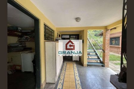 30_photo/94cfaaa51f.3949eb60e8e65e7a-ATLAS-bd593054-5a21-4b9b-9ffb-fbb271d391ae.jpg de casa à venda com 3 quartos, 340m² em Granja Viana, Cotia