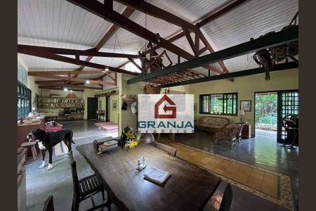 13_photo/94cfaaa51f.3949eb60e8e65e7a-ATLAS-d8d6be74-276b-455c-bd24-3b2ac5903261.jpg de casa à venda com 3 quartos, 340m² em Granja Viana, Cotia