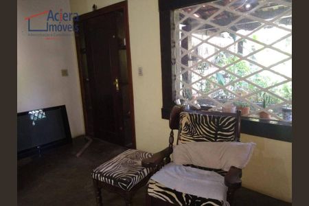 2_photo/94cfaaa54f.3661479a1a3a7969-ATLAS-0c34f355-6d2a-4ffe-9d50-bff8ee7603c2.jpg de casa à venda com 3 quartos, 360m² em Granja Viana, Cotia