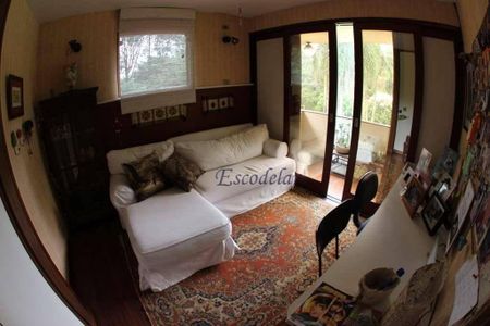 8_photo/94cfaaa5b3.e6f02a1e96aef2b1-ATLAS-248ed492-ce0d-4add-9ac4-88078808d80e.jpg de casa à venda com 4 quartos, 525m² em Granja Viana, Cotia