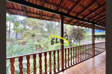 91_photo/94cfaaa6b3.d4ace3ebaa1452e8-ATLAS-eb1a5986-8c84-4e1e-8f53-7db3f87bfd96.jpg de casa à venda com 5 quartos, 757m² em Vila Santo Antônio, Cotia