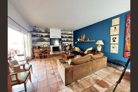 5_photo/94cfaaa771.4d21696e34f451c0-ATLAS-18051080-ad57-4fcb-aa8a-e8f247b0b8f3.jpg de casa à venda com 4 quartos, 382m² em Granja Viana, Cotia