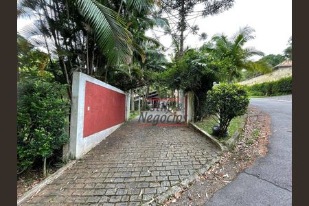 10_photo/94cfaaa805.98a2f1197ddc2320-ATLAS-dffdf3a3-1181-464a-88a2-e6f6d5b594da.jpg de casa à venda com 5 quartos, 460m² em Granja Viana, Cotia