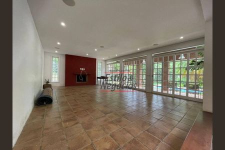 5_photo/94cfaaa805.98a2f1197ddc2320-ATLAS-f8d2a92d-8b7c-43bc-9076-e80cb7e8eaef.jpg de casa à venda com 5 quartos, 460m² em Granja Viana, Cotia