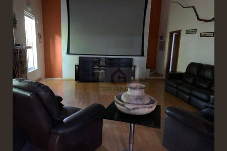 10_photo/94cfaaa861.b38ac4619dd2e4c9-ATLAS-cd71b241-66ce-4e69-8b97-aca1deb2a426.jpg de casa à venda com 3 quartos, 474m² em Granja Viana, Cotia