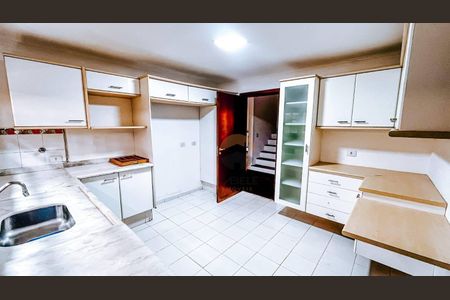 67_photo/94cfaaa9fd.8f499c5ee258da7a-ATLAS-bc0b6574-a166-4a13-a064-413482ebd78b.jpg de casa para alugar com 4 quartos, 320m² em Chácara do Refúgio, Carapicuíba