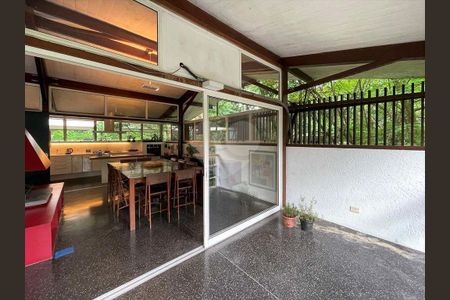 1_photo/94cfaaaa1d.51e9d72e285c0521-ATLAS-06e66ce2-def5-4d87-9906-75d015fa0d2f.jpg de casa à venda com 3 quartos, 380m² em Chácara do Refúgio, Carapicuíba