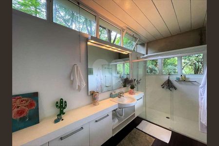 10_photo/94cfaaaa1d.51e9d72e285c0521-ATLAS-33cbcbf8-9888-4ce3-ace6-2fa6fd05aee5.jpg de casa à venda com 3 quartos, 380m² em Chácara do Refúgio, Carapicuíba