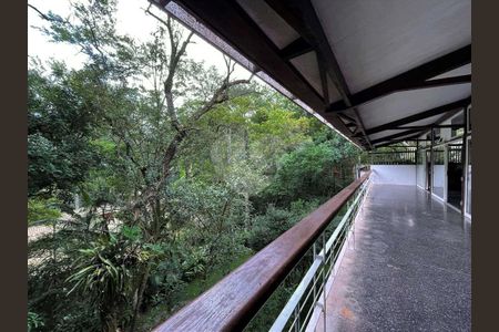 12_photo/94cfaaaa1d.51e9d72e285c0521-ATLAS-39cf1545-ffcf-401d-bc84-903285d88d70.jpg de casa à venda com 3 quartos, 380m² em Chácara do Refúgio, Carapicuíba