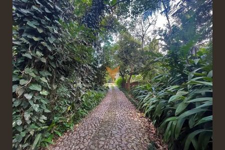 18_photo/94cfaaaa3b.811a4e6936e80b00-ATLAS-10006afb-d3b4-4a4d-9dbb-e2ad8c15d04a.jpg de casa à venda com 3 quartos, 380m² em Chácara do Refúgio, Carapicuíba