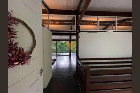 13_photo/94cfaaaa3b.811a4e6936e80b00-ATLAS-e7c8cb8e-01ff-4863-a515-ecd359164fac.jpg de casa à venda com 3 quartos, 380m² em Chácara do Refúgio, Carapicuíba