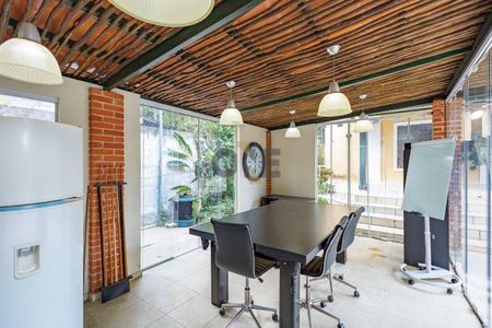 2_photo/94cfaaaab1.9f73e101bd22bb98-ATLAS-01b7022e-0795-42a3-a4f9-c16d4a72a7df.jpg de casa de condomínio à venda com 4 quartos, 450m² em Jardim Marilu, Carapicuíba