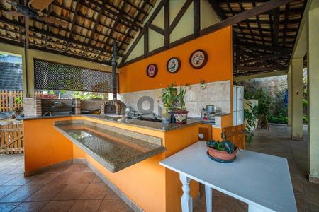 4_photo/94cfaaaab1.9f73e101bd22bb98-ATLAS-13e3e7b7-9ca3-41bc-87d2-8a1ec821a82a.jpg de casa de condomínio à venda com 4 quartos, 400m² em Chácara do Refúgio, Carapicuíba