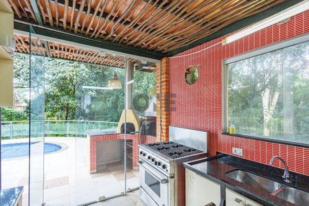 9_photo/94cfaaaab1.9f73e101bd22bb98-ATLAS-3794c3ce-e524-4861-be5f-15ffd401c4fe.jpg de casa de condomínio à venda com 4 quartos, 450m² em Jardim Marilu, Carapicuíba