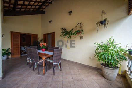 9_photo/94cfaaaab1.9f73e101bd22bb98-ATLAS-3bf77179-d795-4392-ba2c-e3ee5f3b5d89.jpg de casa de condomínio à venda com 4 quartos, 400m² em Chácara do Refúgio, Carapicuíba