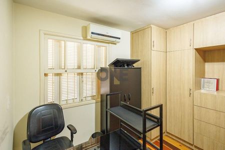 4_photo/94cfaaaab1.9f73e101bd22bb98-ATLAS-40419988-4ec9-46f3-a88c-3c7b62caef21.jpg de casa de condomínio à venda com 4 quartos, 450m² em Jardim Marilu, Carapicuíba