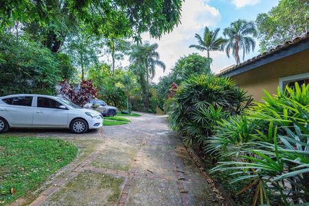 12_photo/94cfaaaab1.9f73e101bd22bb98-ATLAS-a520f757-e061-4ca2-b59a-b587603a439b.jpg de casa de condomínio à venda com 4 quartos, 450m² em Jardim Marilu, Carapicuíba