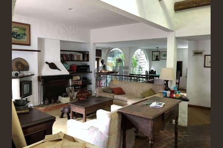 3_photo/94cfaaaab1.9f73e101bd22bb98-ATLAS-dfae4a4d-1cd8-4b15-837f-ae282352d4d8.jpg de casa de condomínio à venda com 4 quartos, 800m² em Jardim Marilu, Carapicuíba