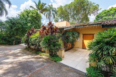 9_photo/94cfaaaab1.9f73e101bd22bb98-ATLAS-e78b3a9a-9105-4134-8e72-d77369d98537.jpg de casa de condomínio à venda com 4 quartos, 450m² em Jardim Marilu, Carapicuíba