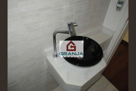 15_photo/94cfaaab0f.d98b7ca7e2b594eb-ATLAS-f8e50557-a928-4b7e-8810-17b3d9b5a319.jpg de casa à venda com 3 quartos, 230m² em Chácara do Refúgio, Carapicuíba