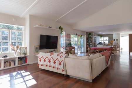 8_photo/94cfaaab3d.c54d8ccd00eda198-ATLAS-07fb8845-9953-4fe4-9629-8e10e09430e0.jpg de casa para alugar com 5 quartos, 300m² em Chácara do Refúgio, Carapicuíba