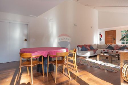 12_photo/94cfaaab3d.c54d8ccd00eda198-ATLAS-cd94745d-7110-45f6-ac3e-758813d50fb0.jpg de casa para alugar com 5 quartos, 300m² em Chácara do Refúgio, Carapicuíba