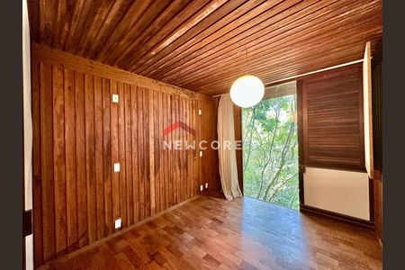 50_photo/94cfaaab77.93b8fa184532727f-ATLAS-045edf5e-a5e8-4986-8a9e-b46b424bfb78.jpg de casa de condomínio à venda com 4 quartos, 260m² em Chácara do Refúgio, Carapicuíba